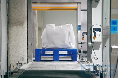 蜂巢能源無(wú)鈷正極材料常州工廠實(shí)現(xiàn)批量下線，合成材料技術(shù)引領(lǐng)動(dòng)力電池新革命